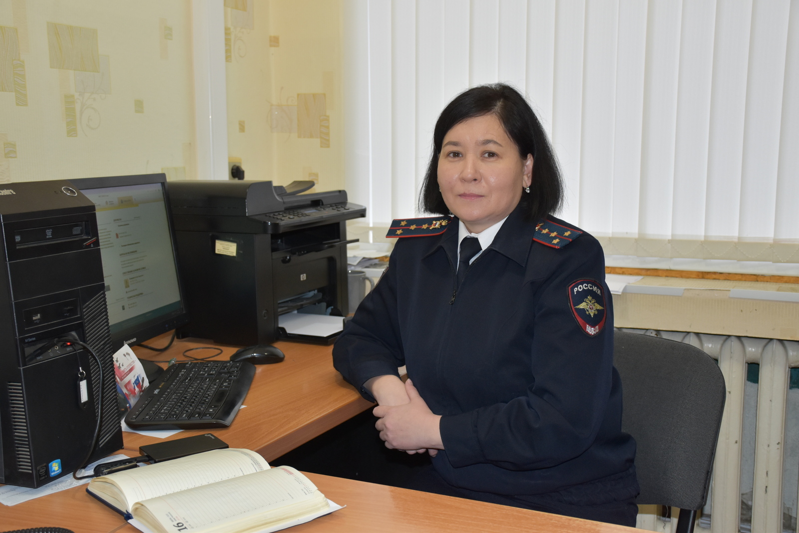 Продолжает традиции служения капитан внутренней службы Лилия Фатхуллина