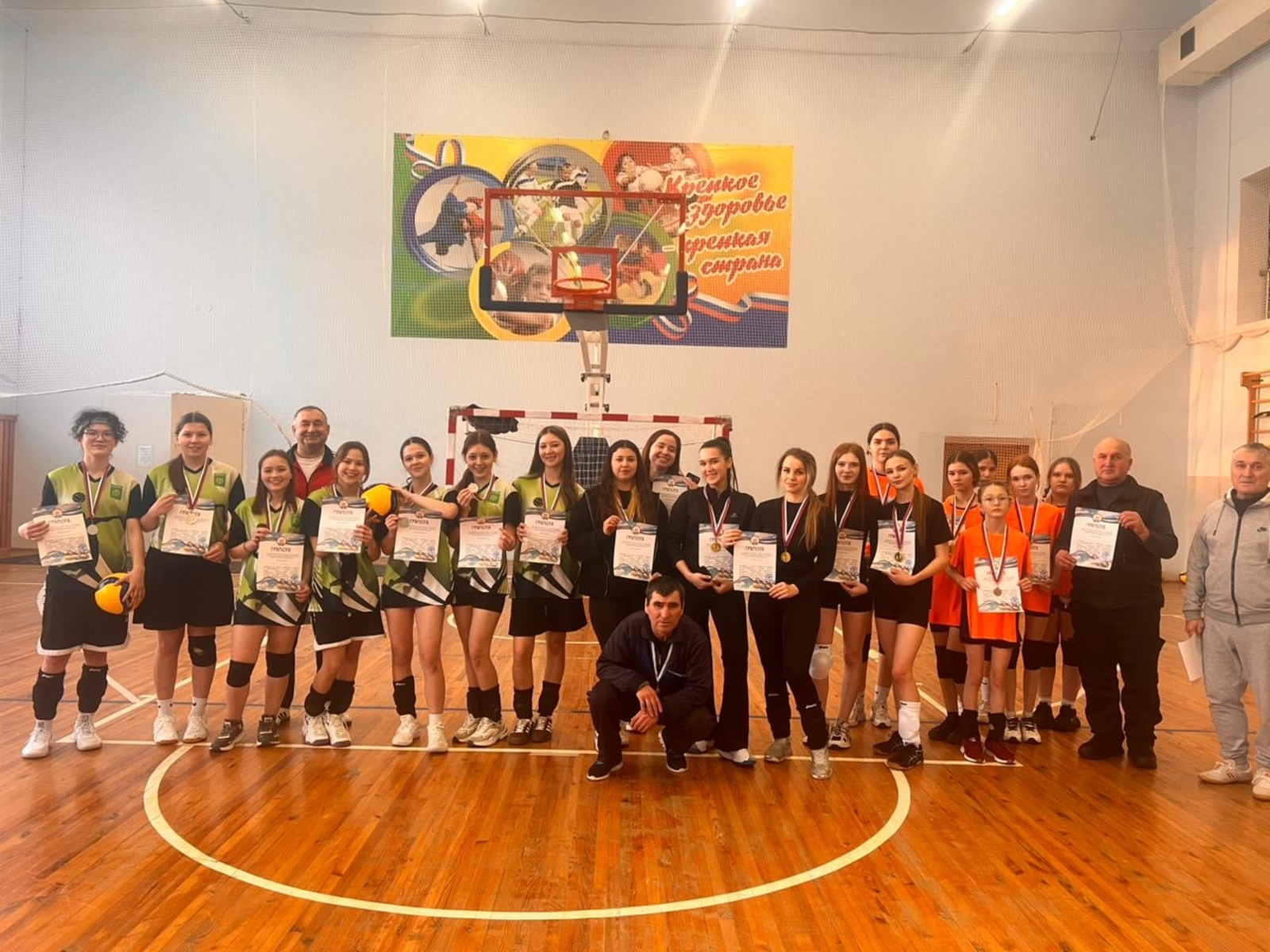 Определены победители волейбольного турнира