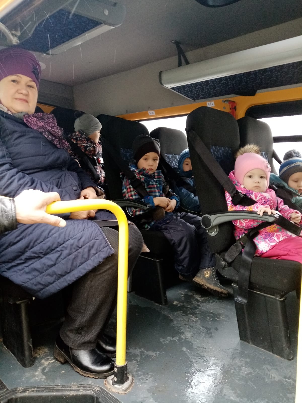 Дошколят будут возить автобусы