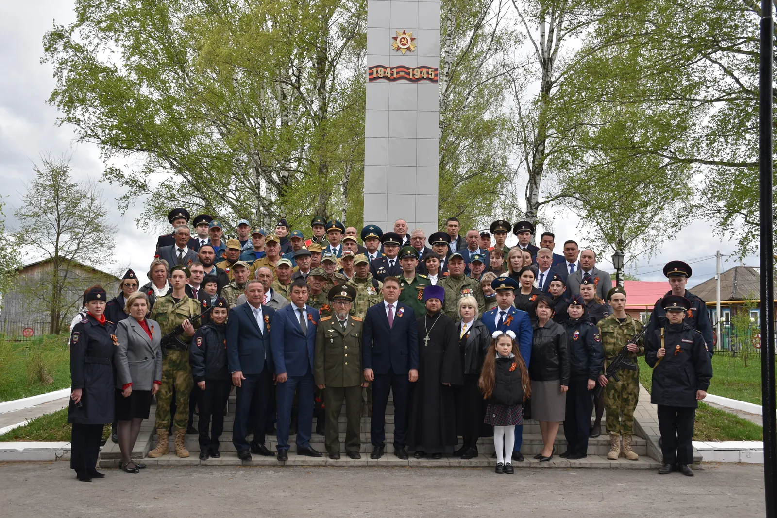 Возложение цветов как дань памяти