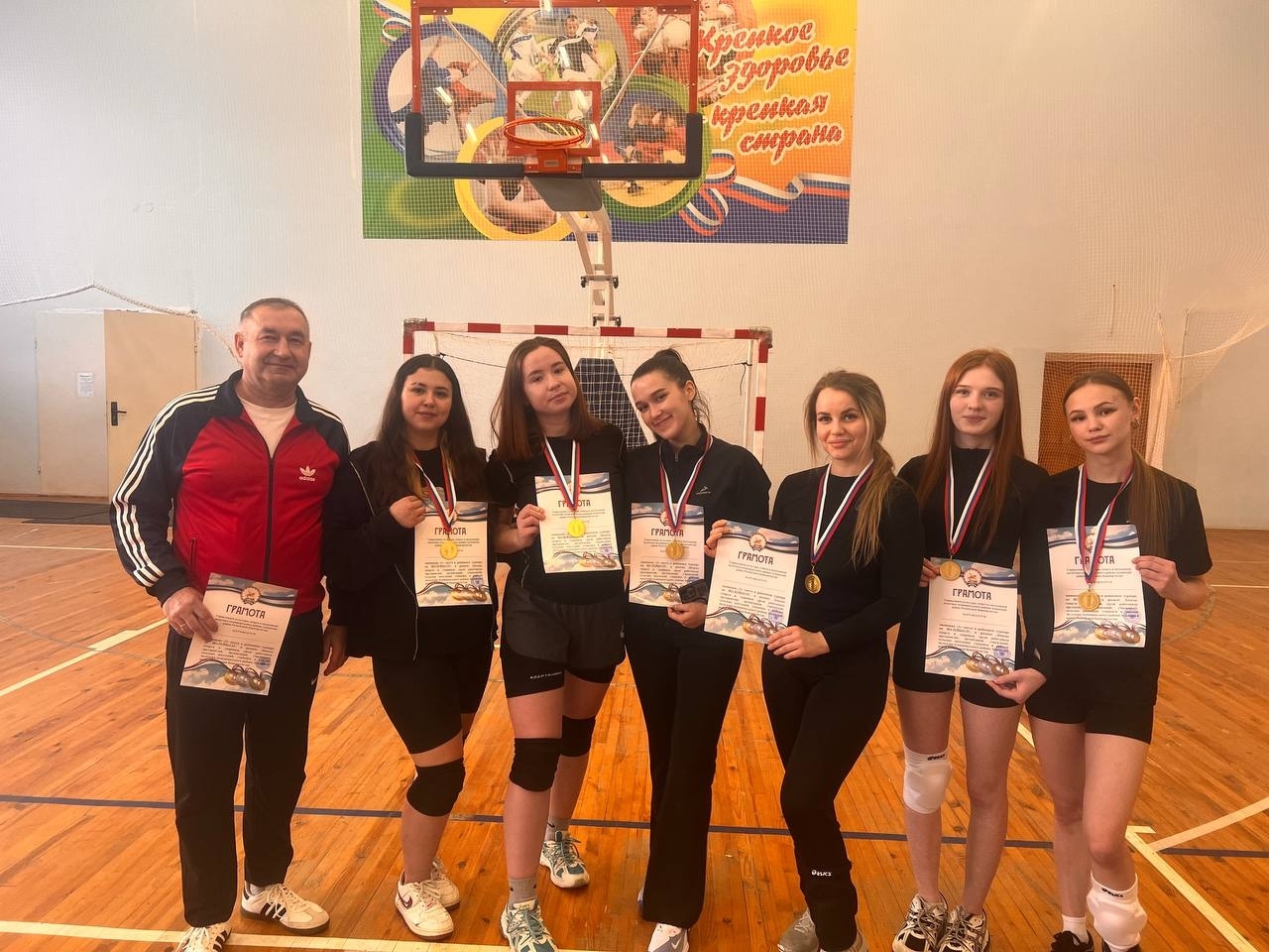 Определены победители волейбольного турнира