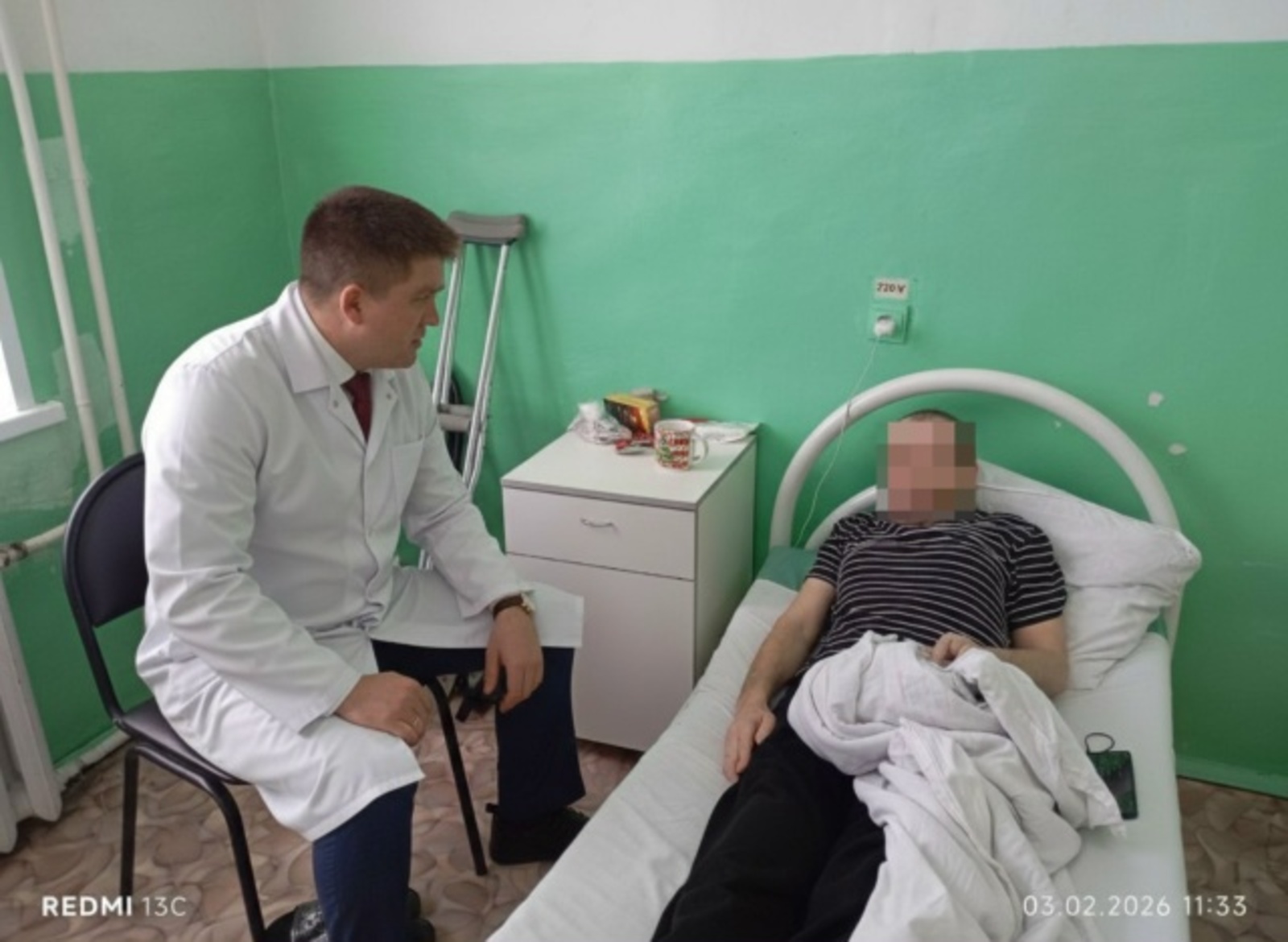 Глава администрации района навестил в больнице раненого участника СВО