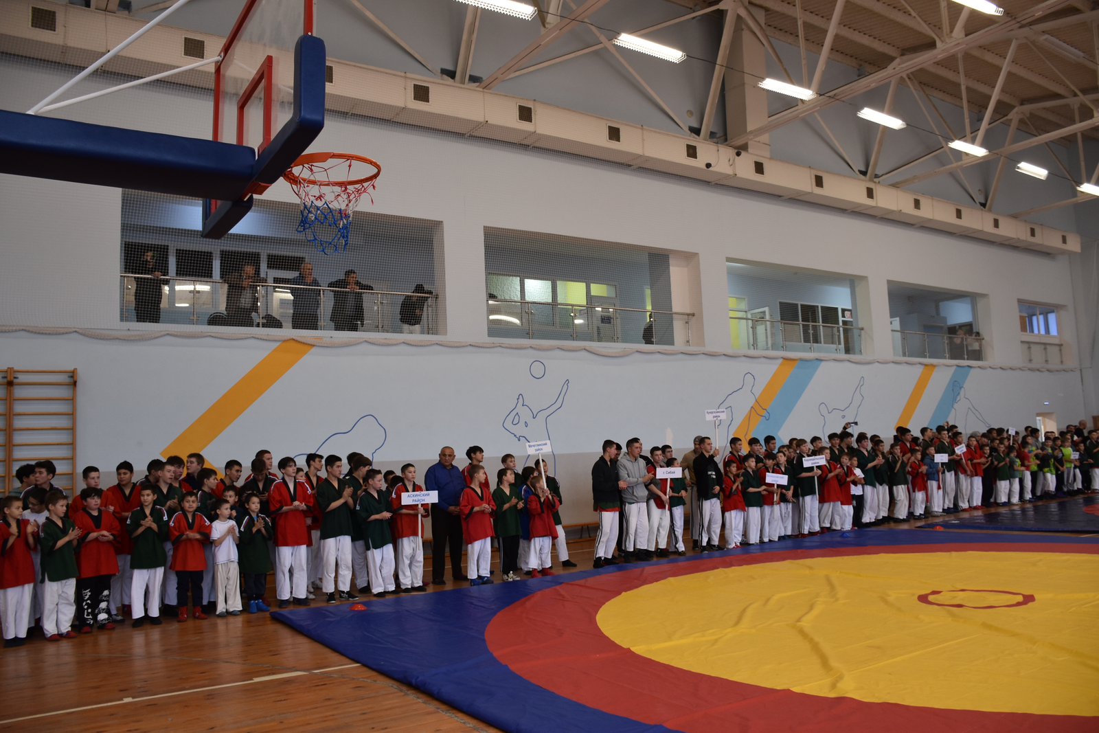 На таких примерах нужно воспитывать подрастающее поколение