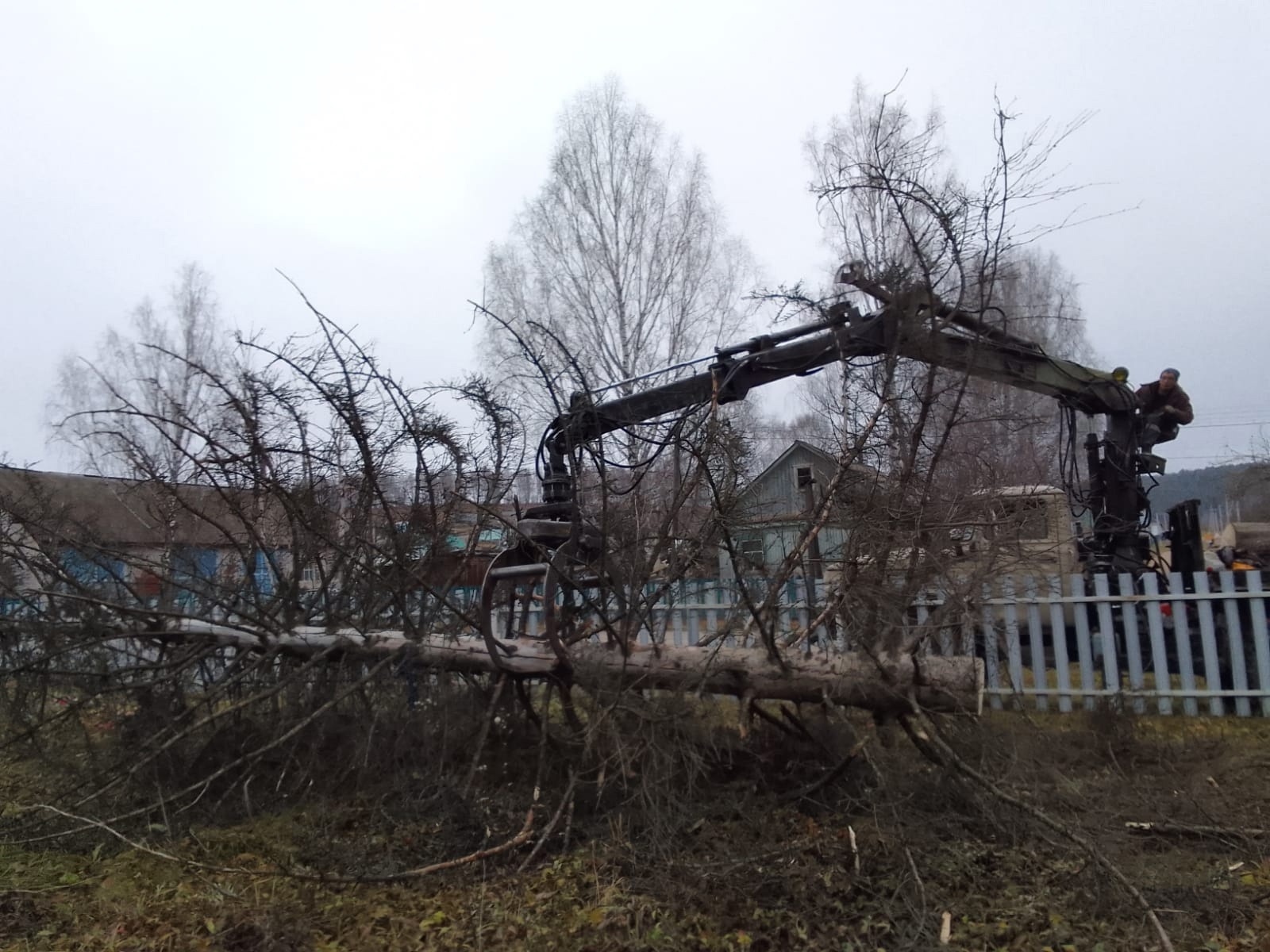 Мы своих не бросаем!