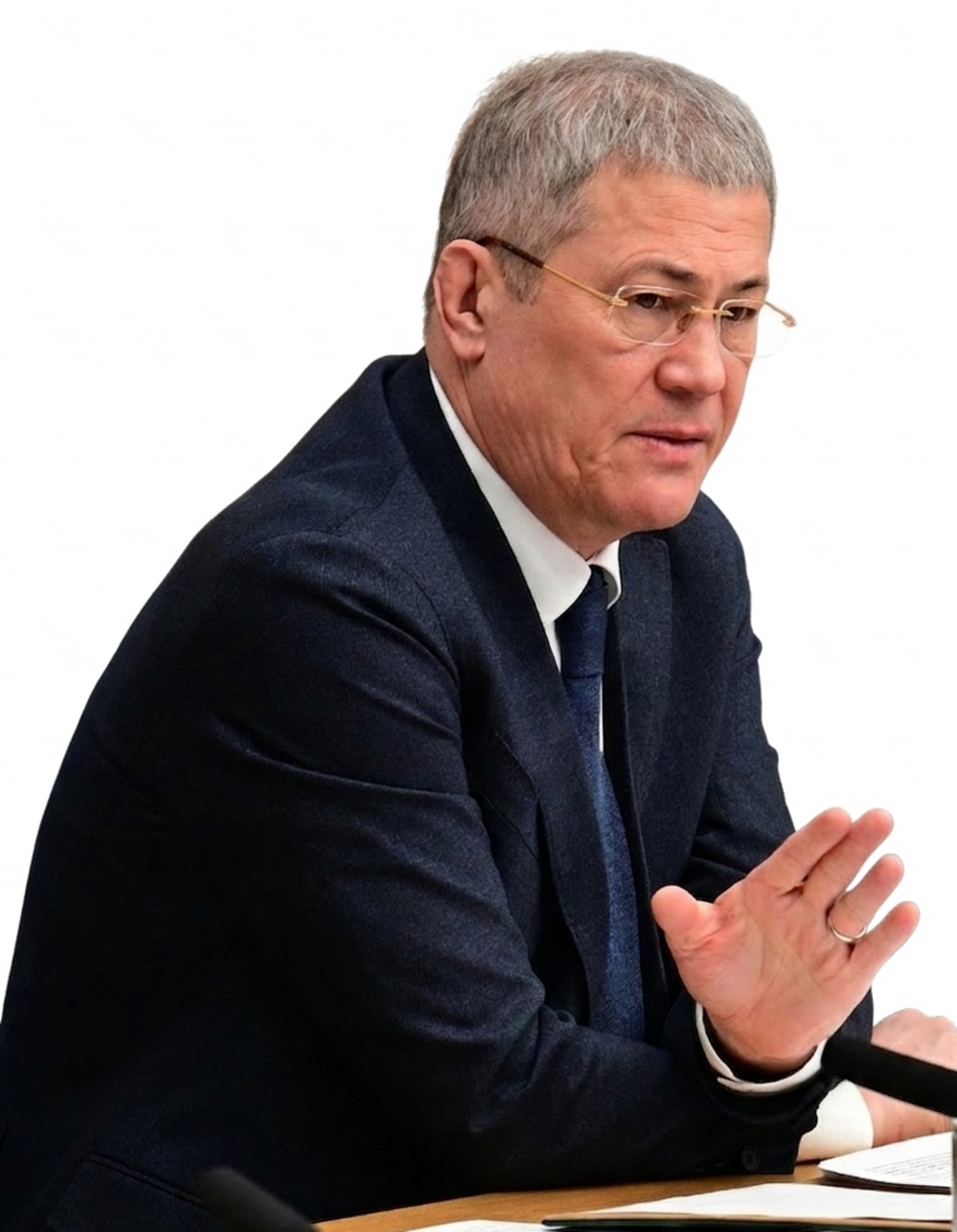 Глава Башкирии поручил приступить к ямочному ремонту