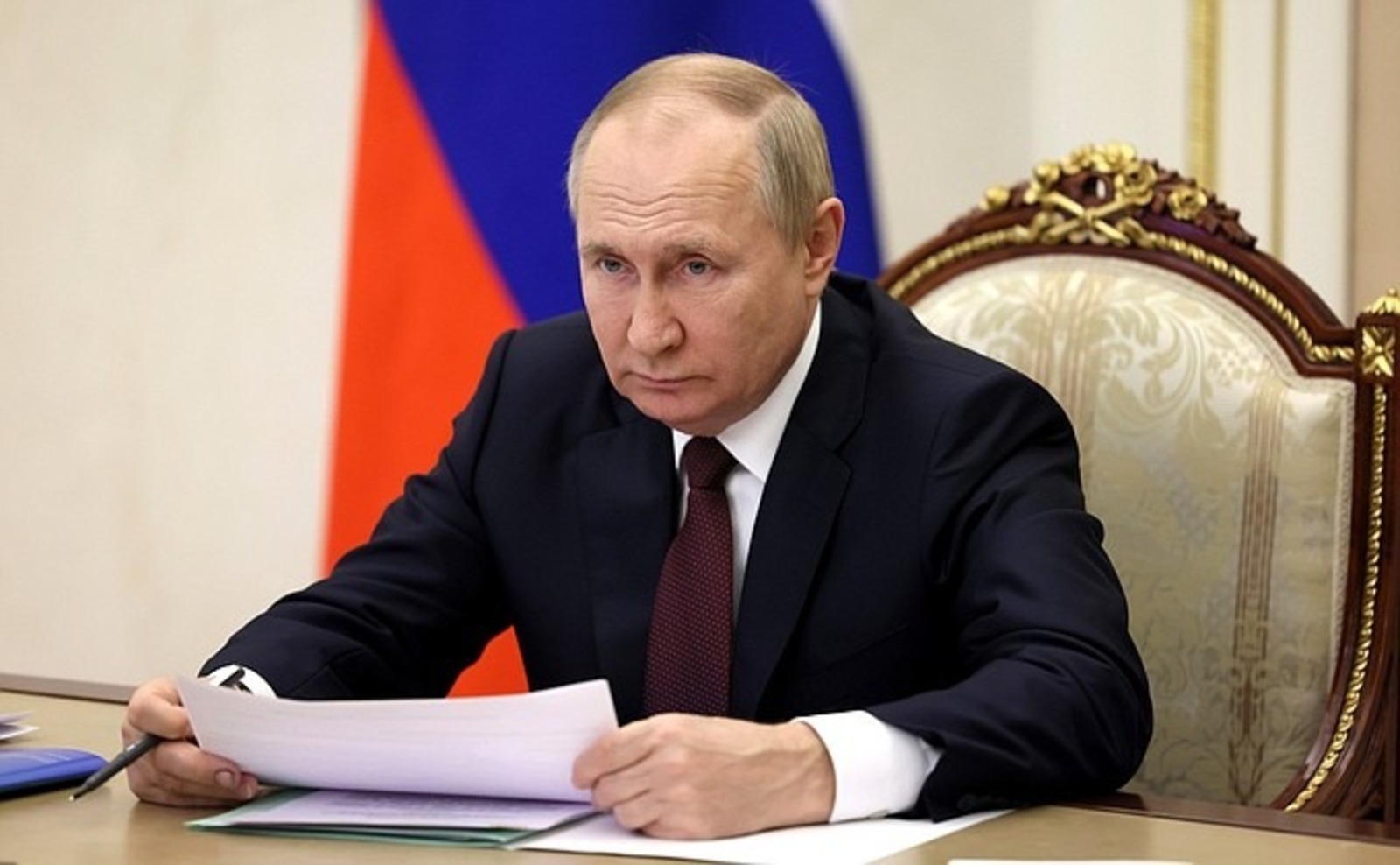 Указом Путина контрактники и мобилизованные в период СВО получат единовременно по 195 тыс. рублей