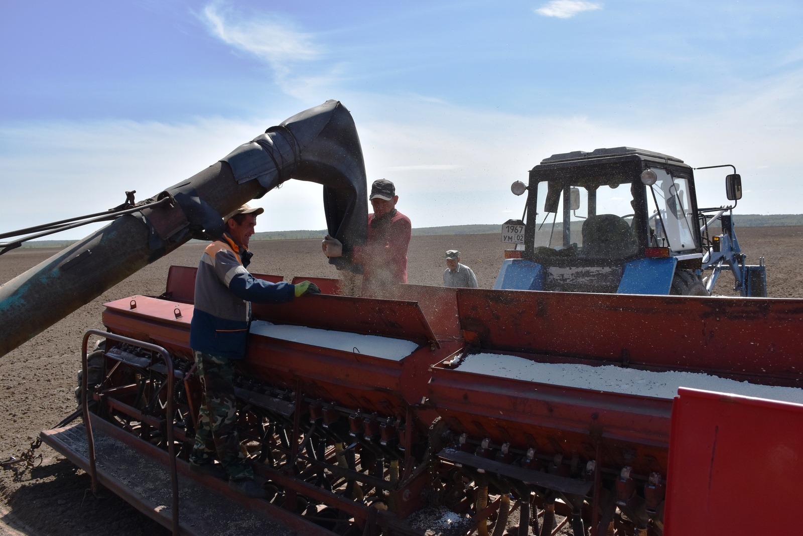 Весенняя страда в разгаре