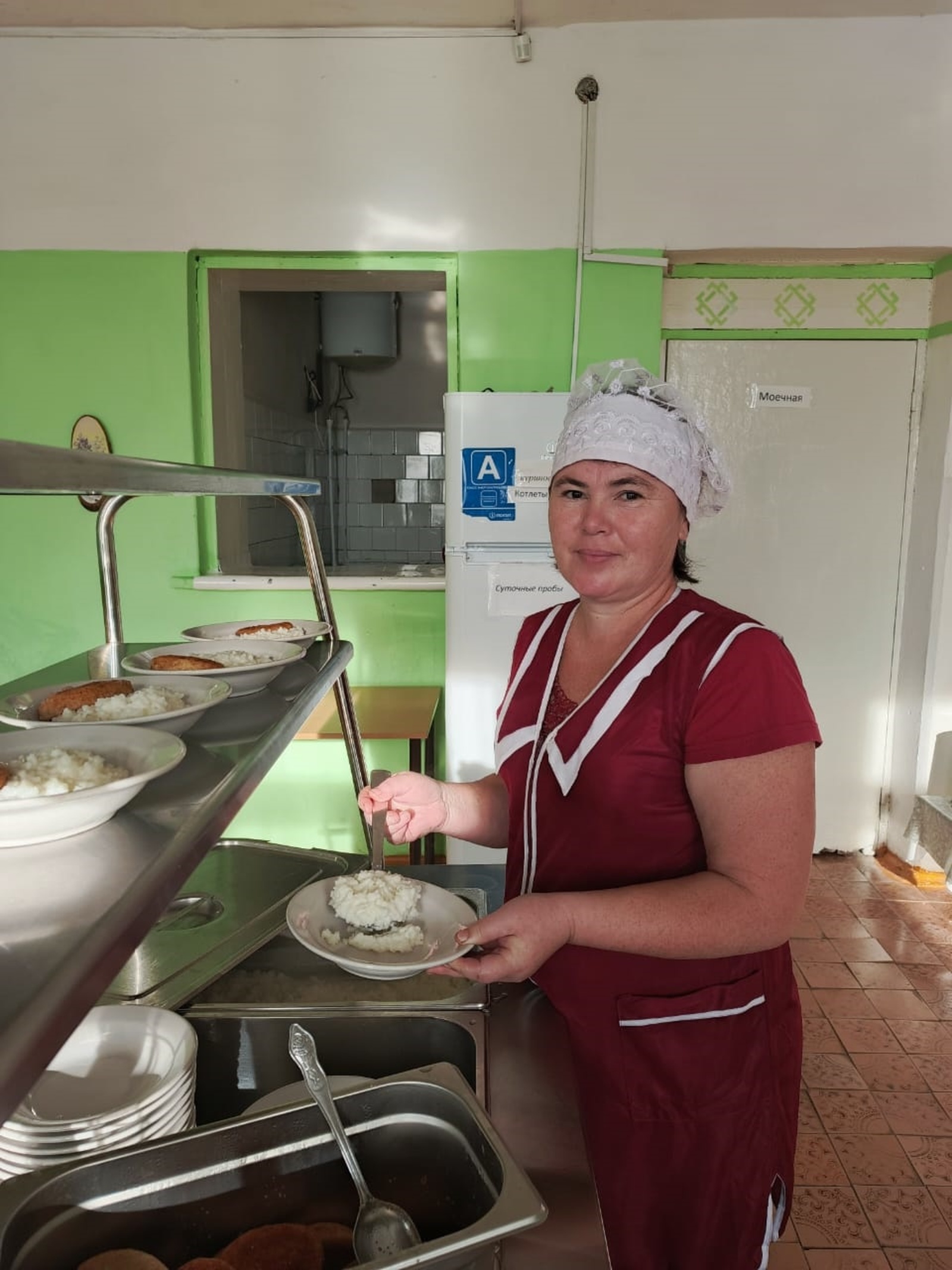 Дарит детям тепло, уют и вкус детства