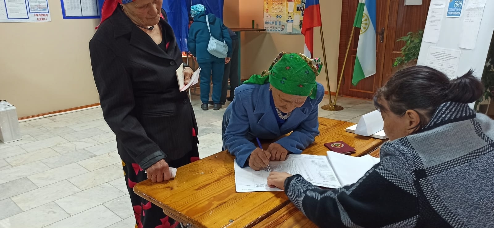 90-летняя Саима Зиннатова  проголосовала  на избирательном участке