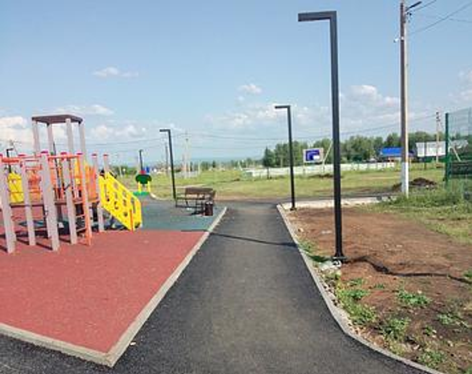 В селе в Кармаскалинском районе в рамках нацпроекта благоустроили парк