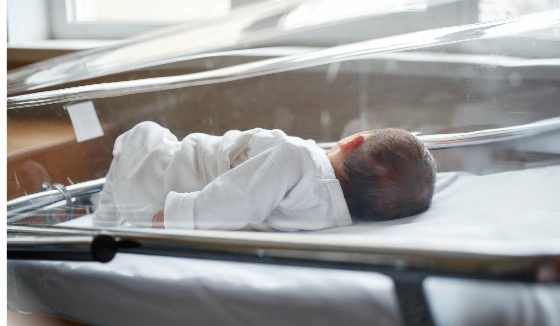 В больнице Уфы трое новорождённых, заразившихся от матери коронавирусом, попали в реанимацию