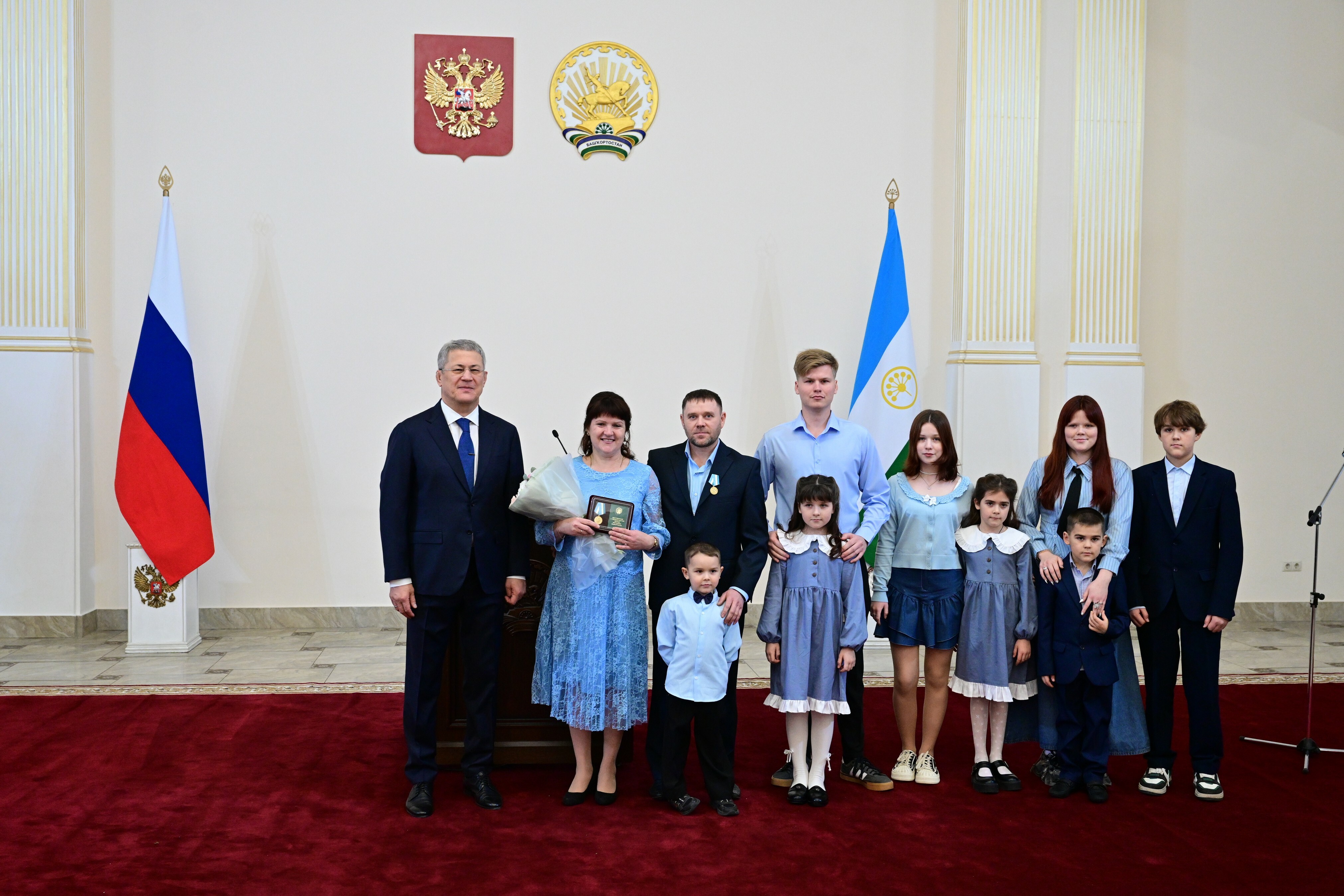 Радий Хабиров поздравил жителей Башкортостана с предстоящим Днём матери