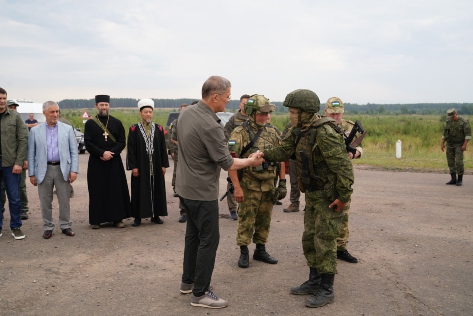 Радий Хабиров посетил бойцам батальона им. Достовалова