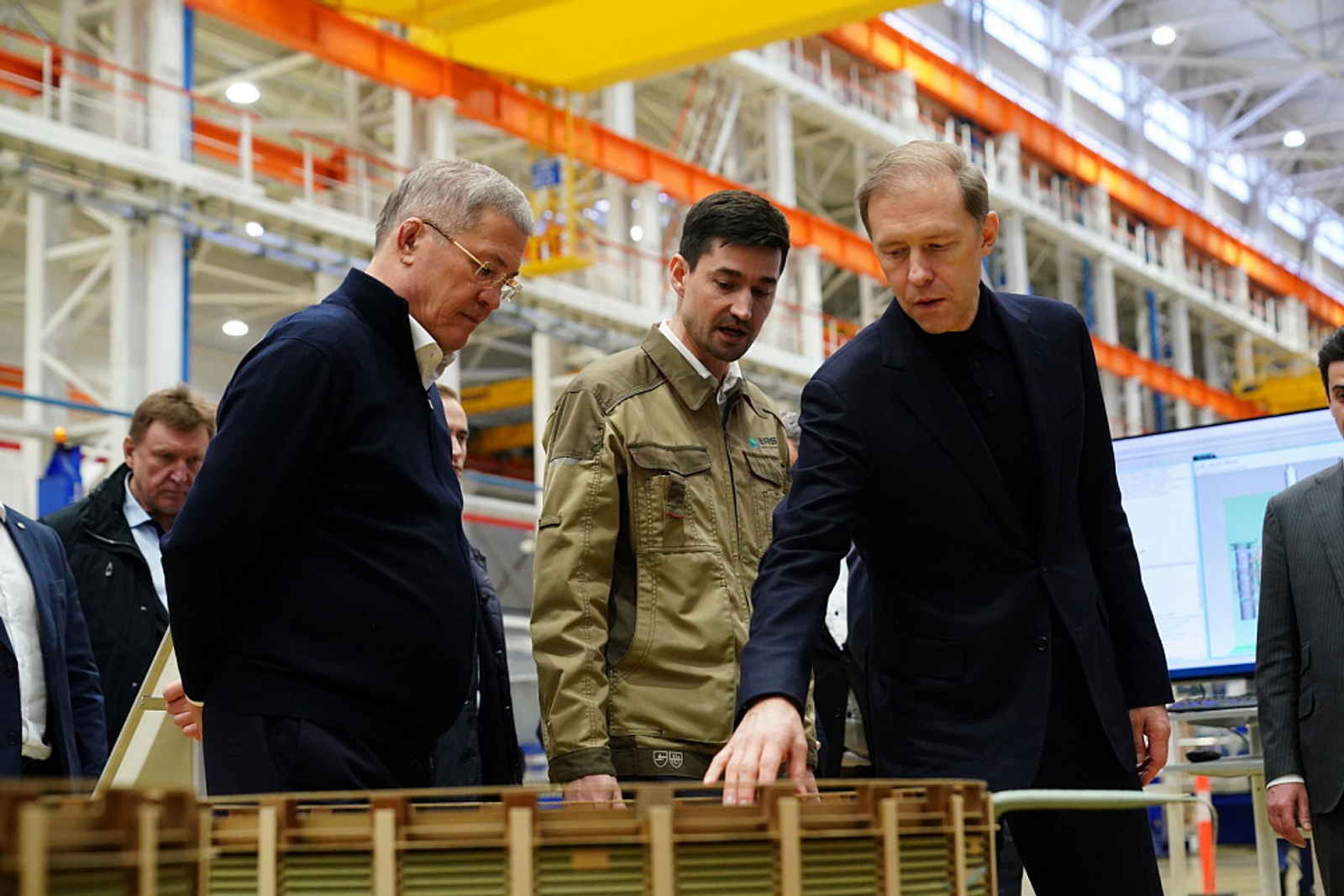 Денис Мантуров посетил ведущие инновационные промышленные предприятия Башкортост