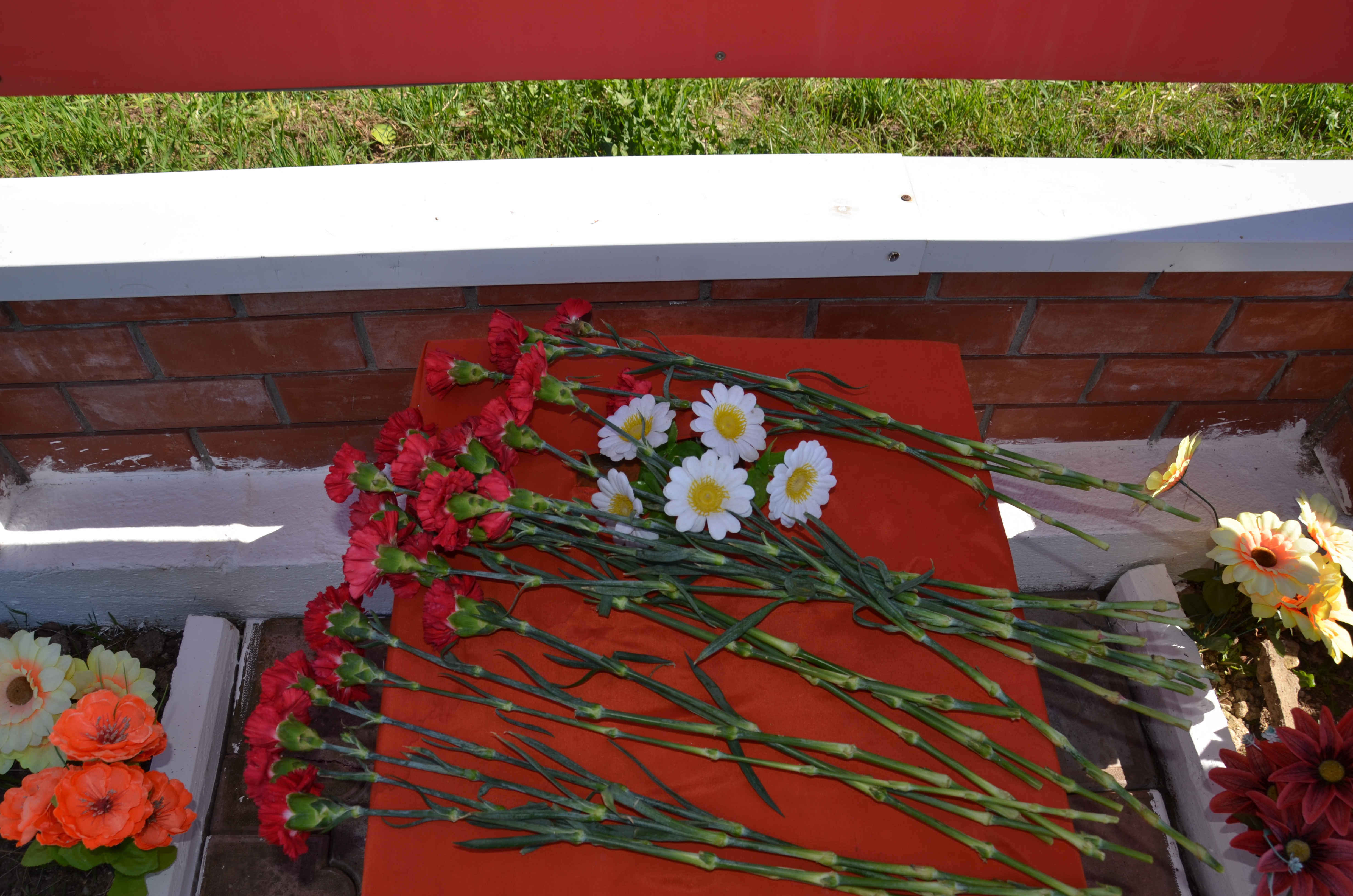 В д.Чишма -Уракаево Аскинского района открыли мемориальные доски