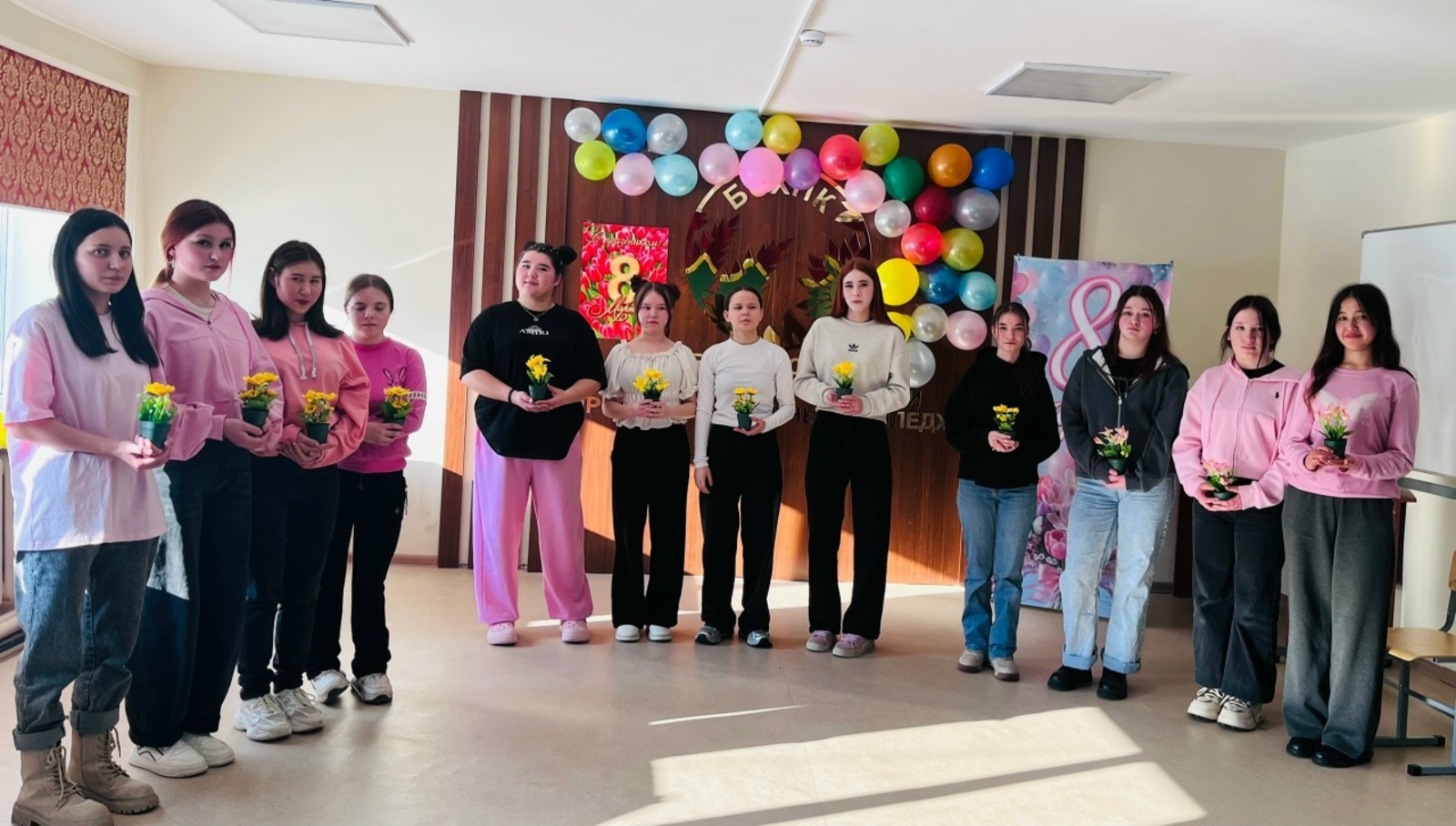 А ну-ка, девушки!