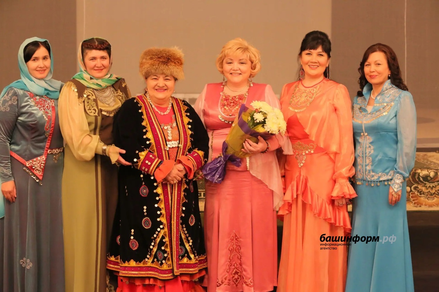 Слово, которое остается с читателем: Тамаре Ганиевой вручили Пушкинскую медаль