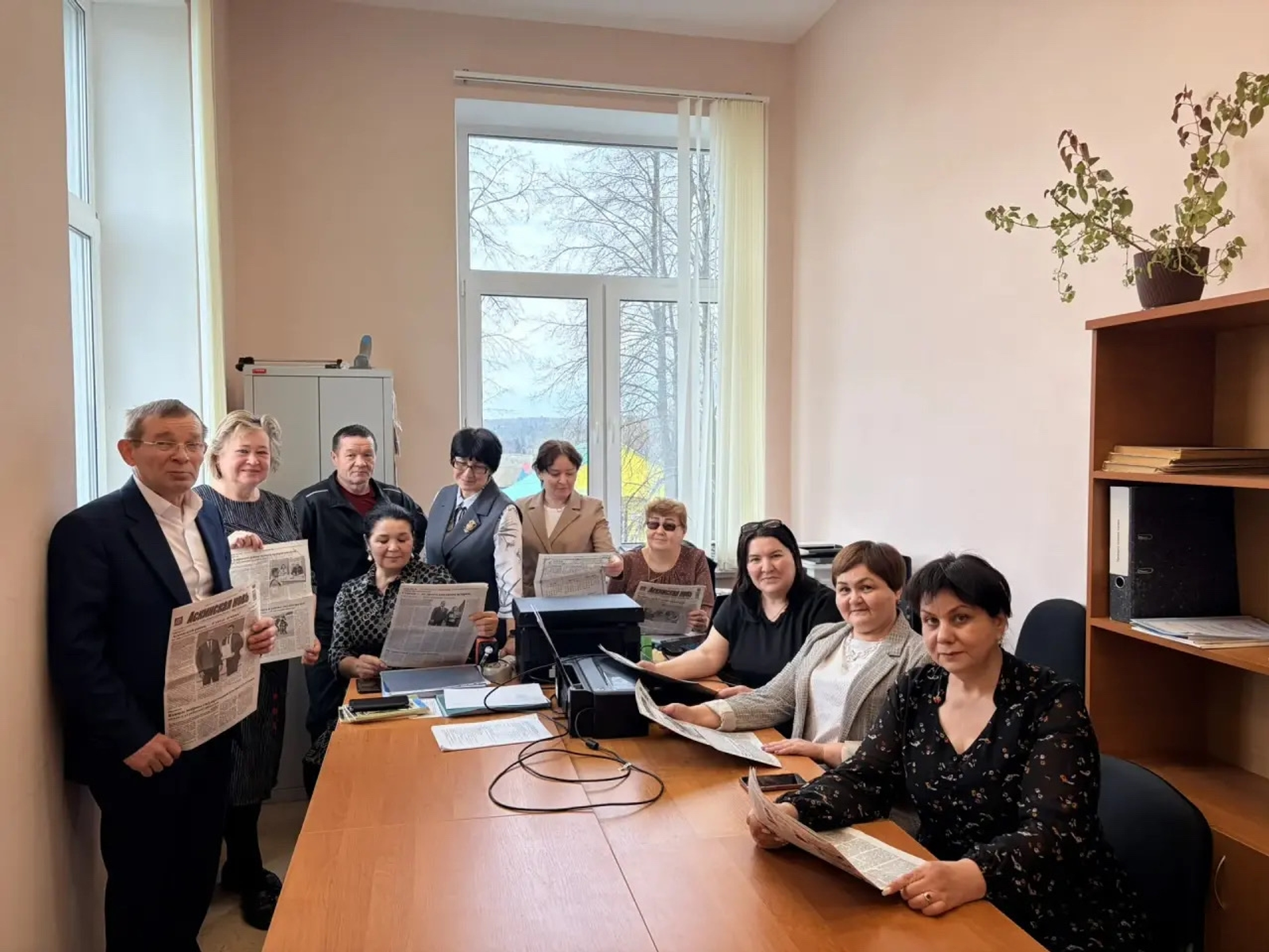 Во многих коллективах «районка» — первый друг и советчик