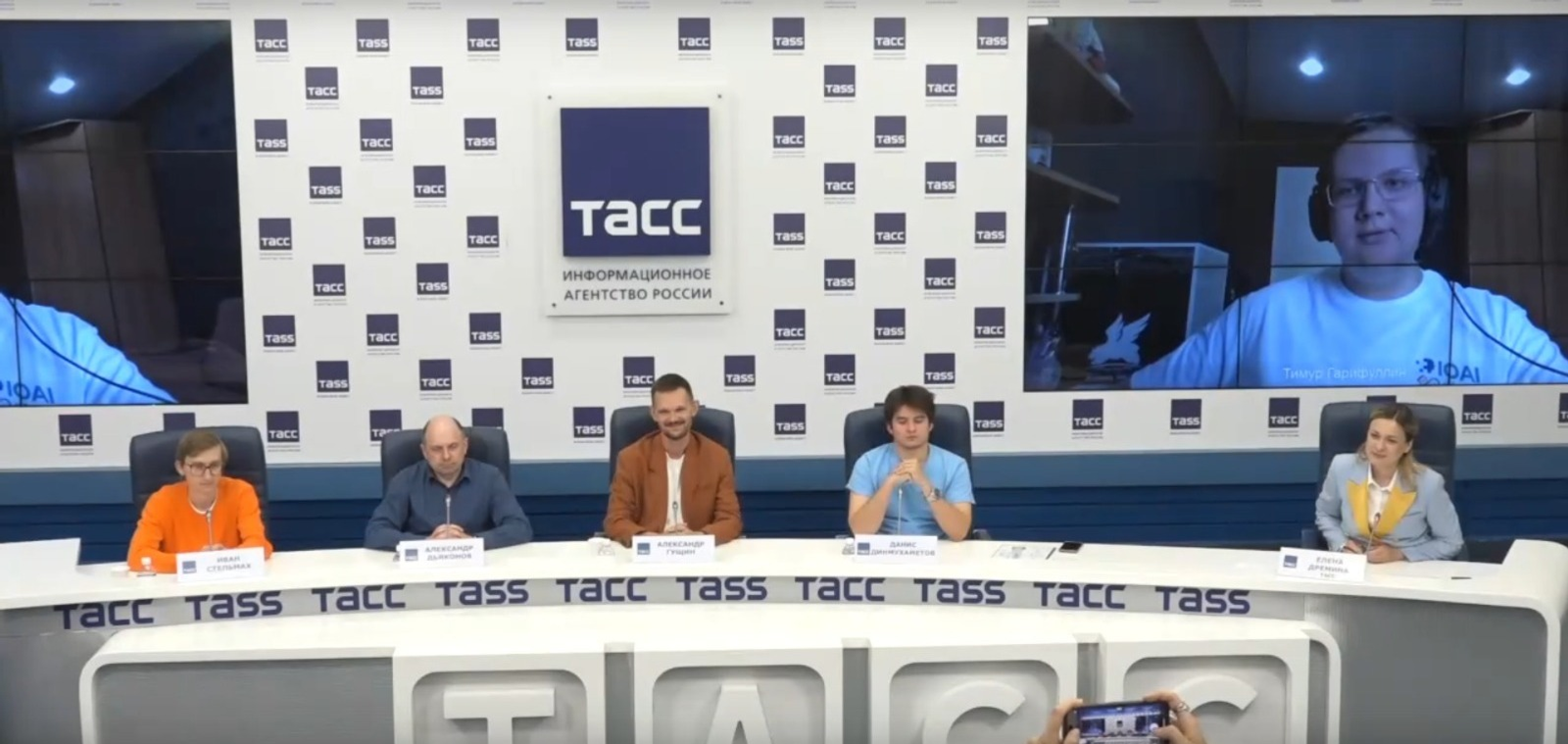 Школьник из Башкирии рассказал, как взял золото на международной олимпиаде по ИИ