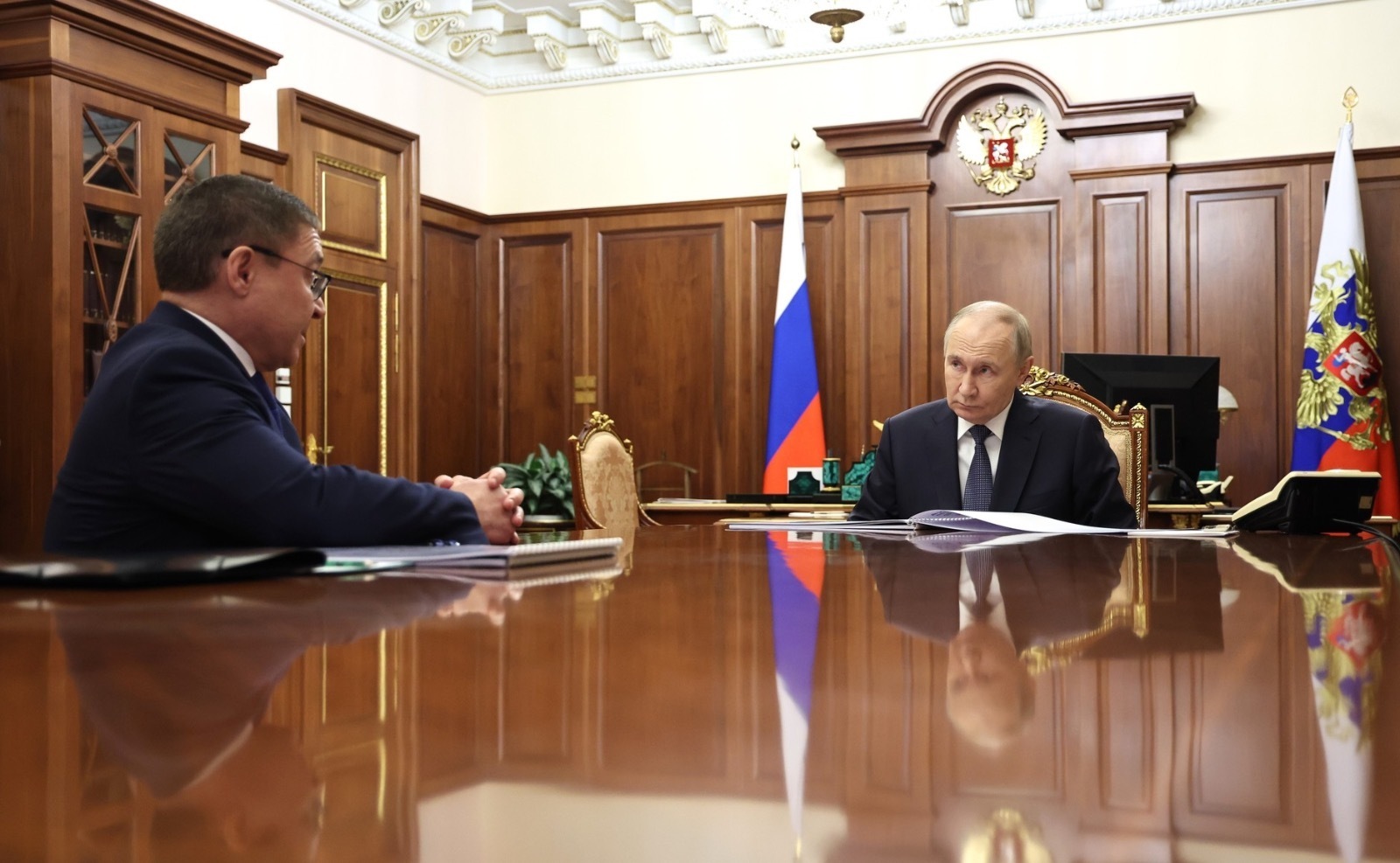 Владимиру Путину доложили о выполнении его поручений по работе с участниками СВО