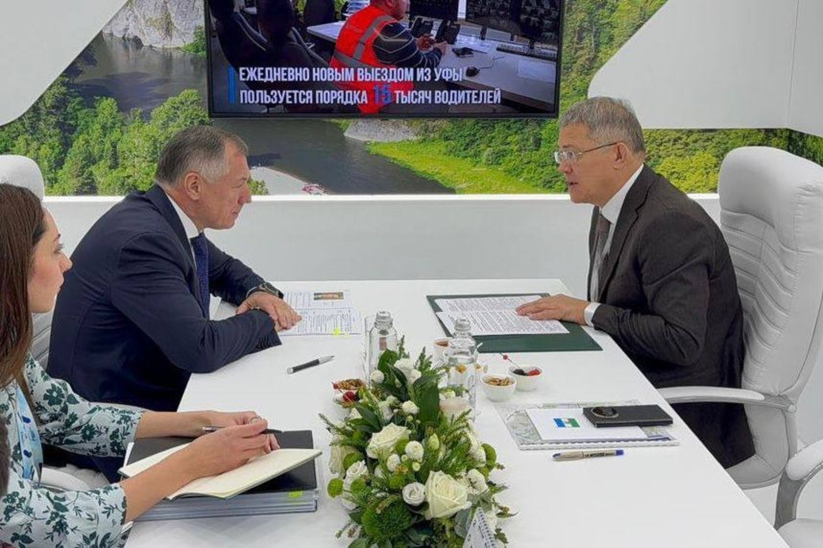 Глава Башкирии переговорил с вице-премьером Маратом Хуснуллиным