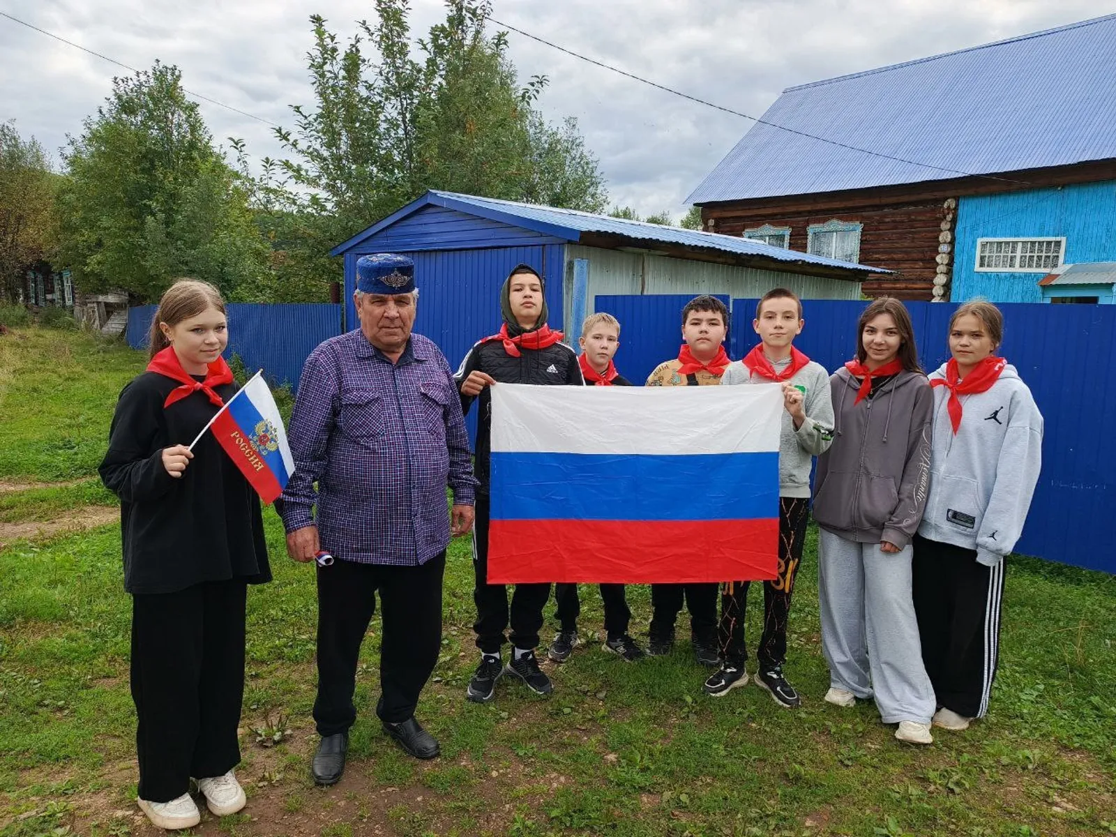 Акция «Российский триколор – звучит гордо!!!»