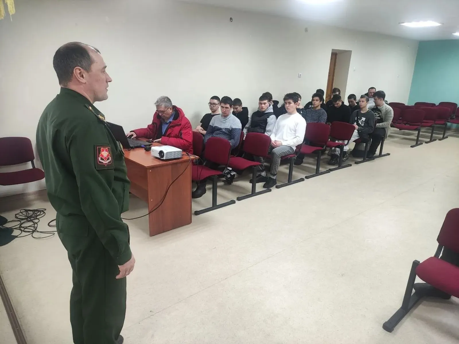 В колледже состоялась встреча студентов с военным комиссаром